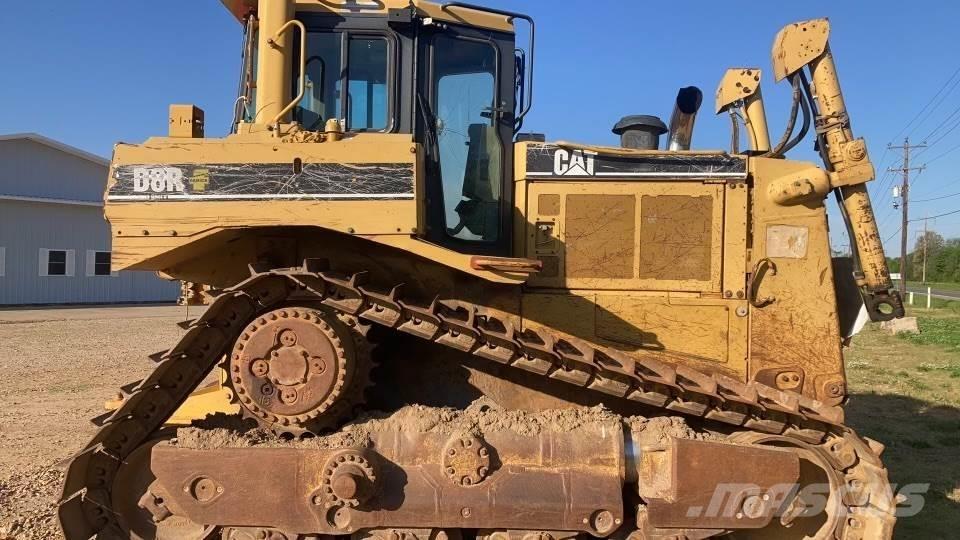 CAT D8R Верижни булдозери
