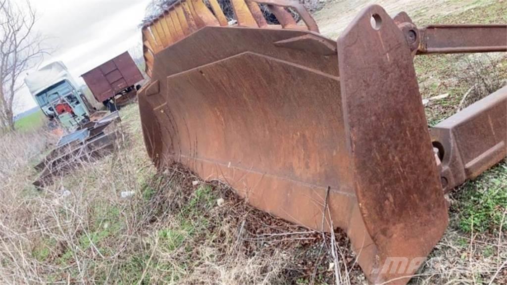 CAT D8R Верижни булдозери
