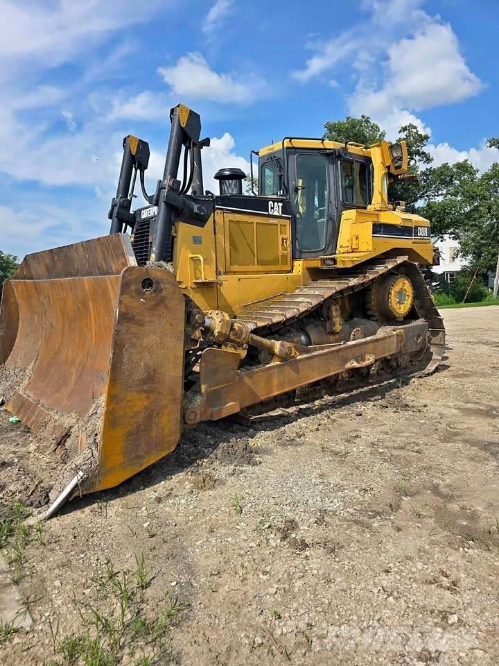 CAT D8R Верижни булдозери
