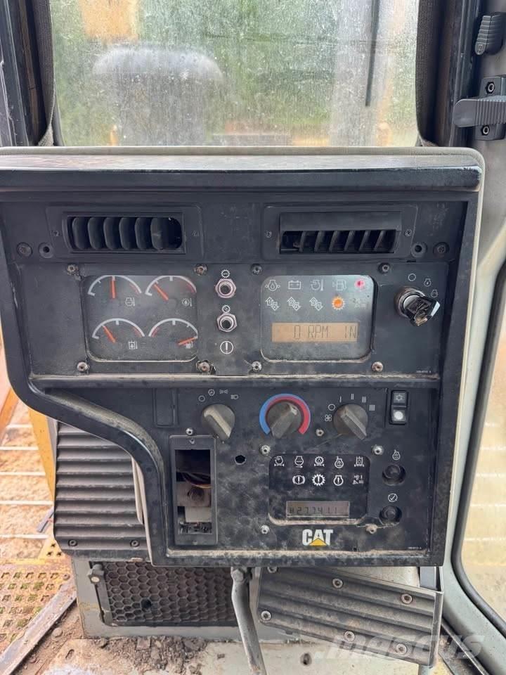 CAT D8R Верижни булдозери
