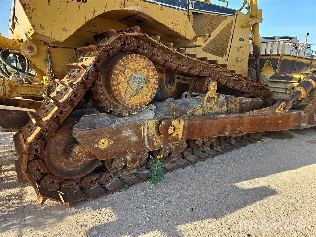 CAT D8T Верижни булдозери
