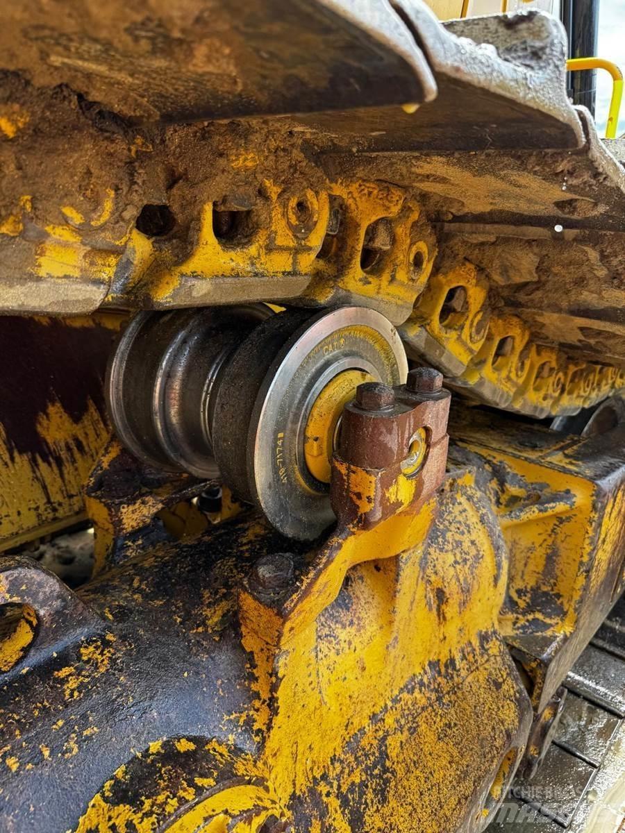 CAT D8T Верижни булдозери
