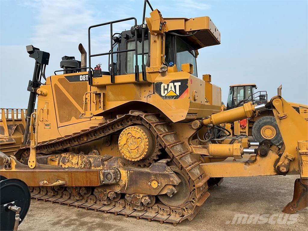 CAT D8T Верижни булдозери
