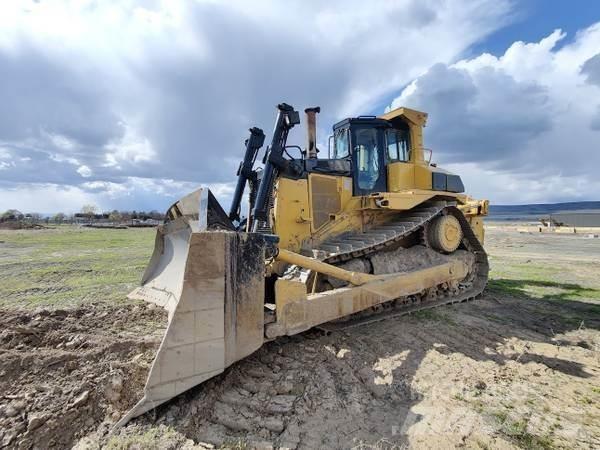 CAT D9N Верижни булдозери
