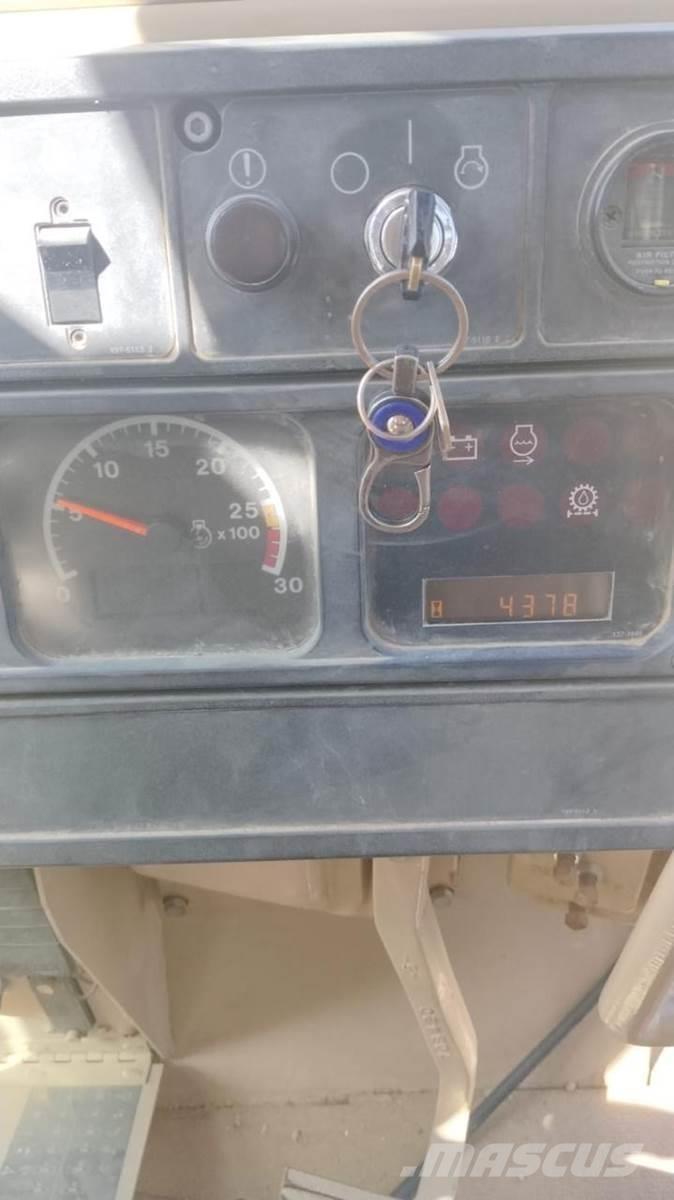 CAT D9R Верижни булдозери
