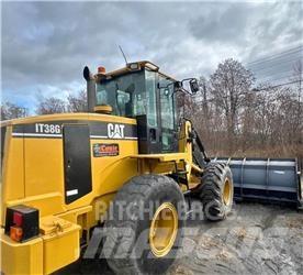 CAT IT38G Колесни товарачи
