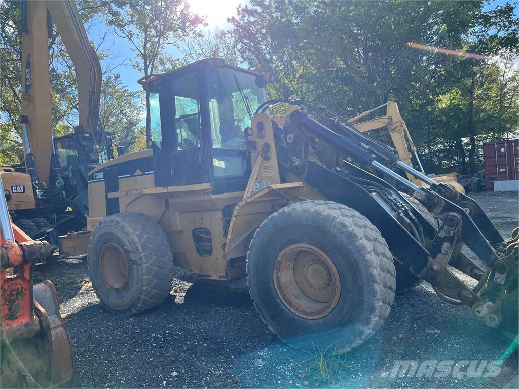 CAT IT38G Колесни товарачи