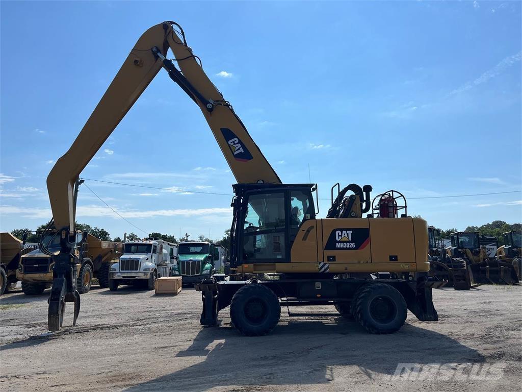CAT MH3026 Багери за разрушаване
