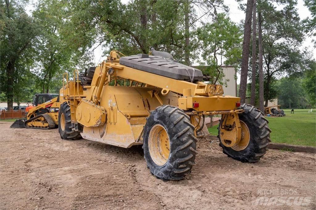 CAT RM300 Уплътнители за почва
