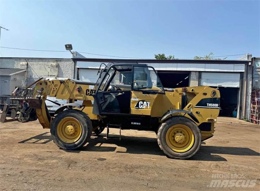 CAT TH580B Телескопични товарачи