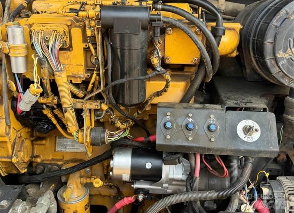 CAT TH580B Телескопични товарачи
