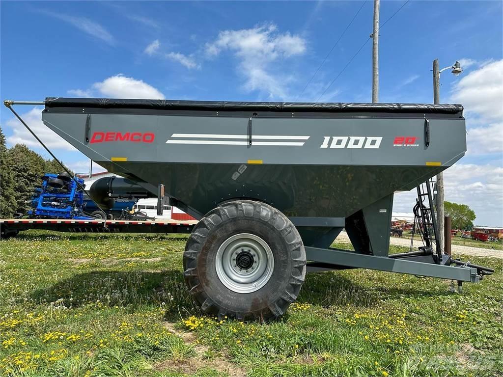 Demco 1000 Ремаркета за зърно / силаж
