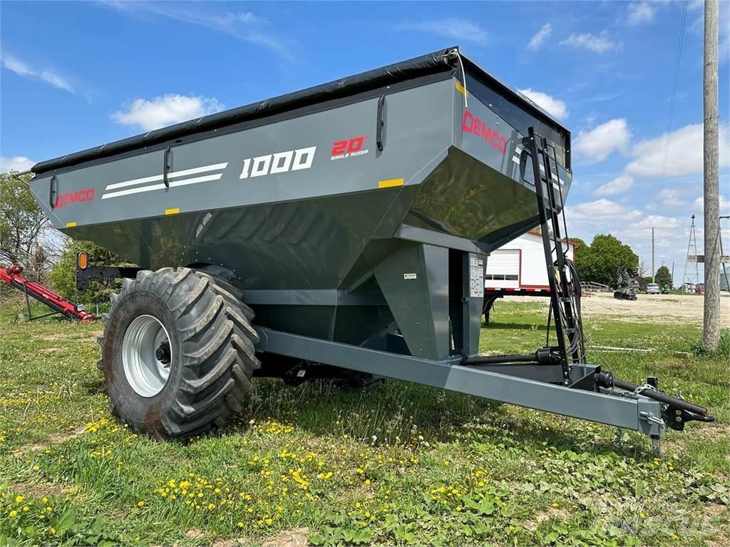 Demco 1000 Ремаркета за зърно / силаж
