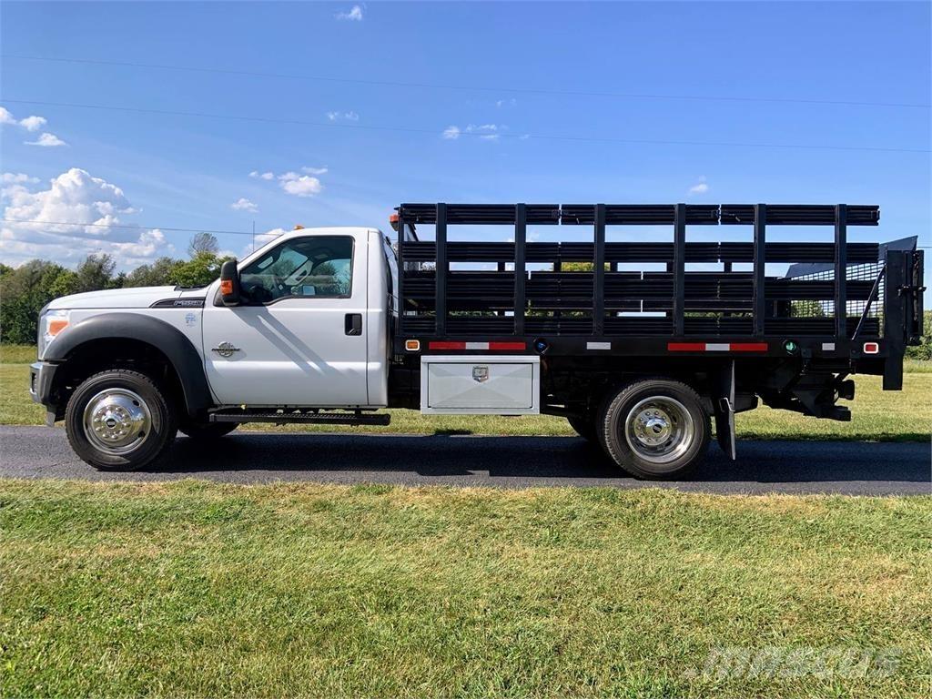 Ford 550 Камиони за превоз на животни