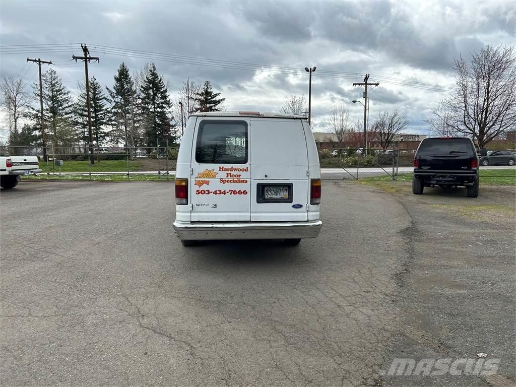 Ford E-250 Мини бусове