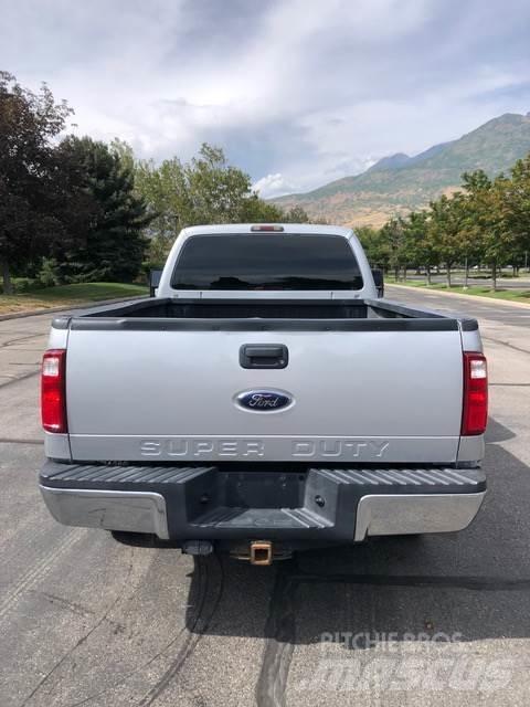 Ford F-250 Пикапи