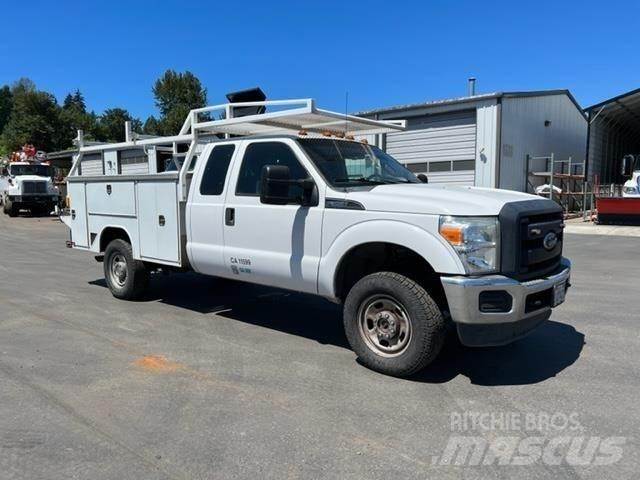 Ford F-350 Общински/универсални превозни средства
