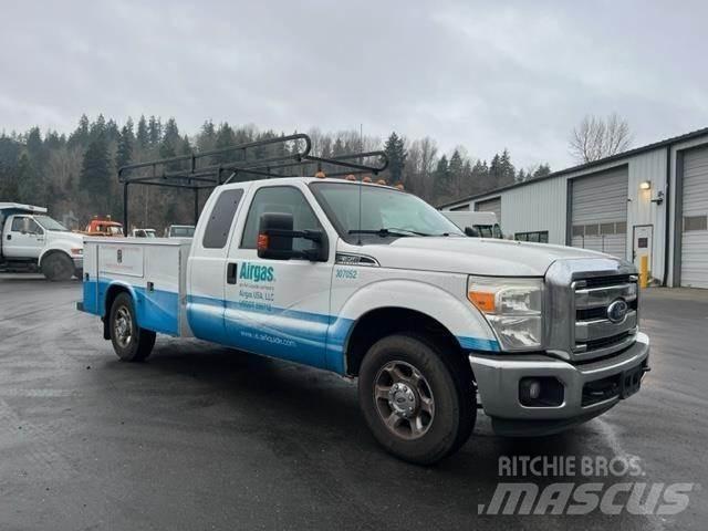 Ford F-350 Общински/универсални превозни средства
