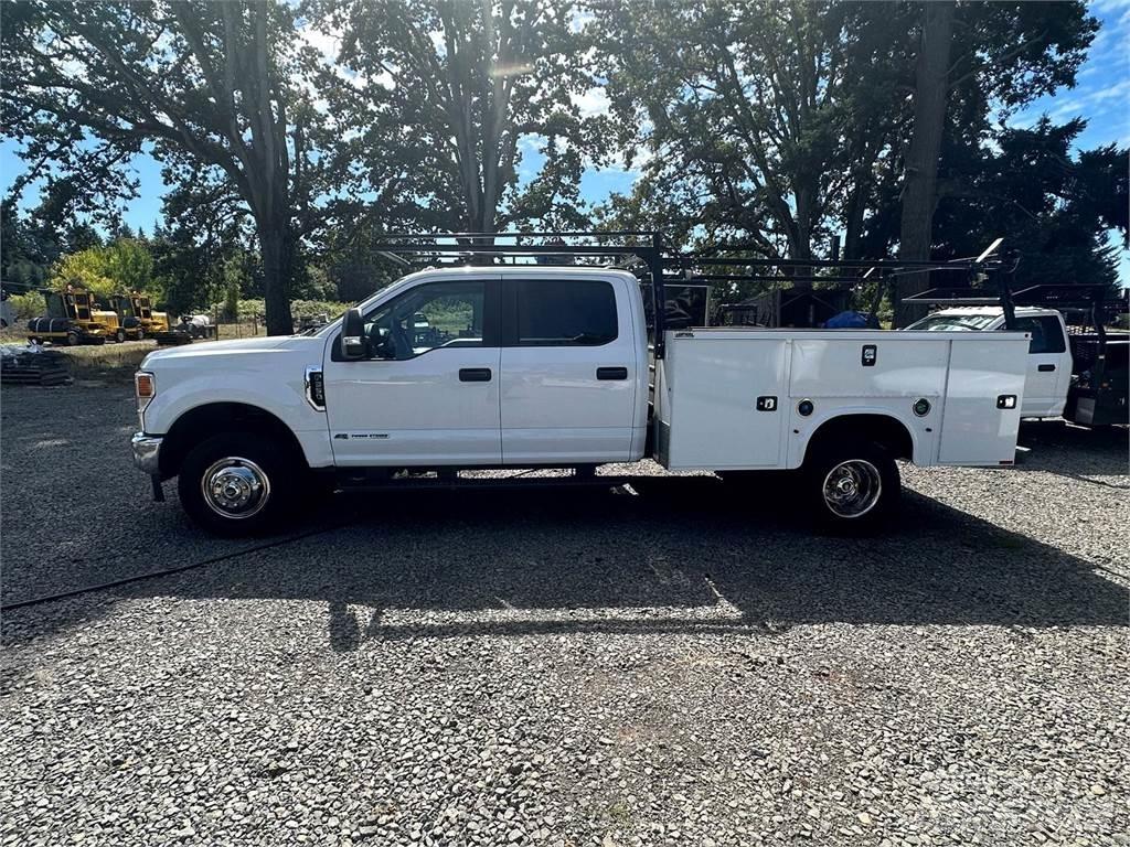 Ford F-350 Общински/универсални превозни средства
