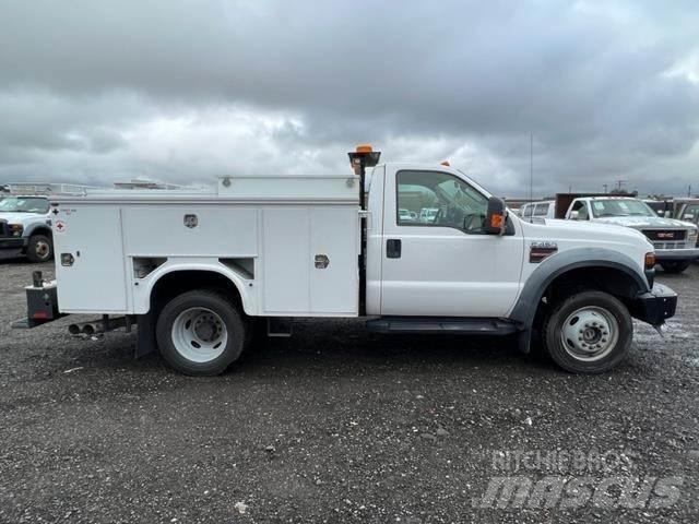 Ford F-450 Общински/универсални превозни средства
