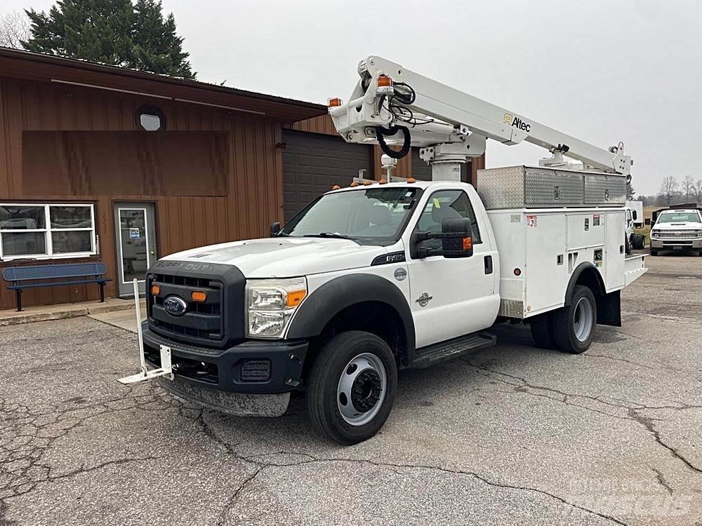 Ford F-450 Моторизирани платформи с талига