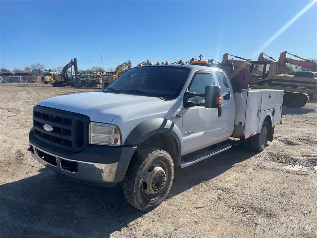 Ford F-450 Общински/универсални превозни средства
