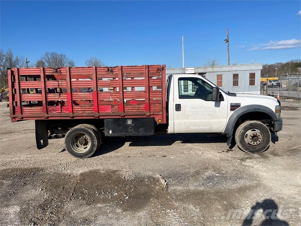 Ford F-450 Камиони за превоз на животни