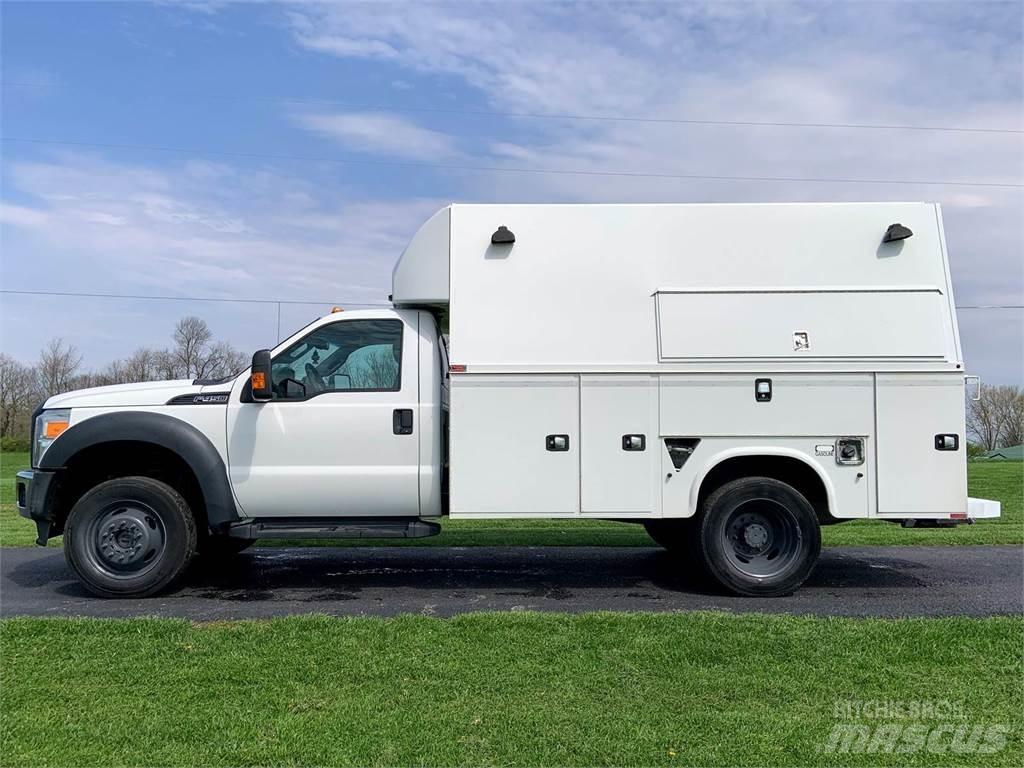 Ford F-450 Общински/универсални превозни средства
