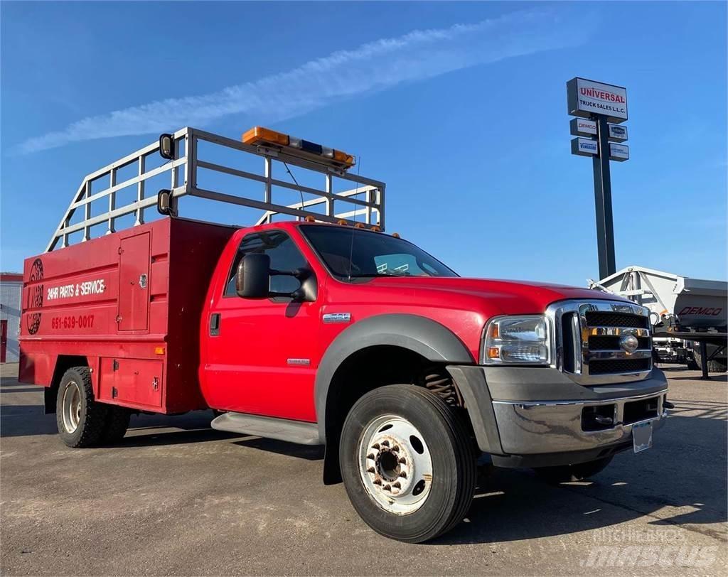 Ford F-550 Общински/универсални превозни средства
