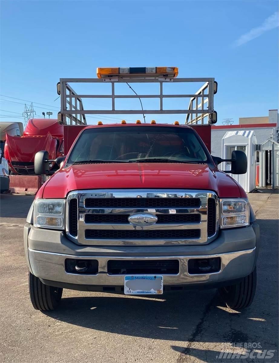 Ford F-550 Общински/универсални превозни средства
