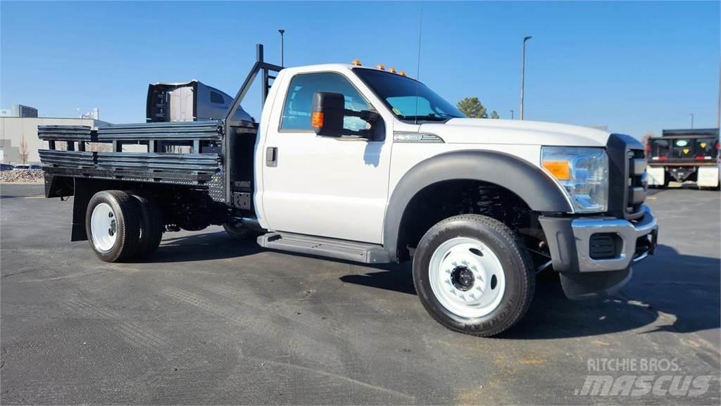 Ford F-550 Камиони за превоз на животни