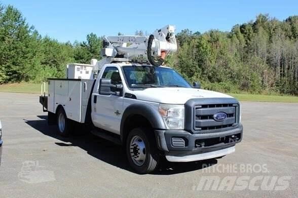 Ford F-550 Моторизирани платформи с талига