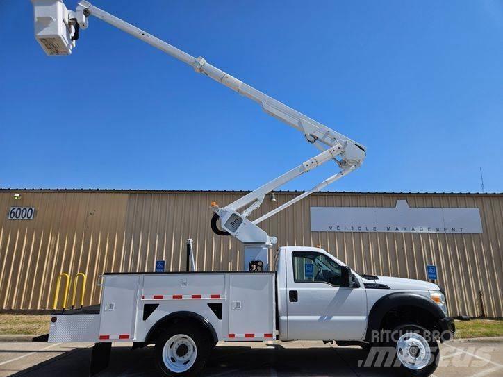 Ford F - 550 Моторизирани платформи с талига