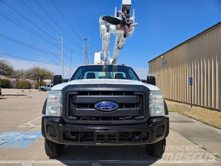Ford F - 550 Моторизирани платформи с талига