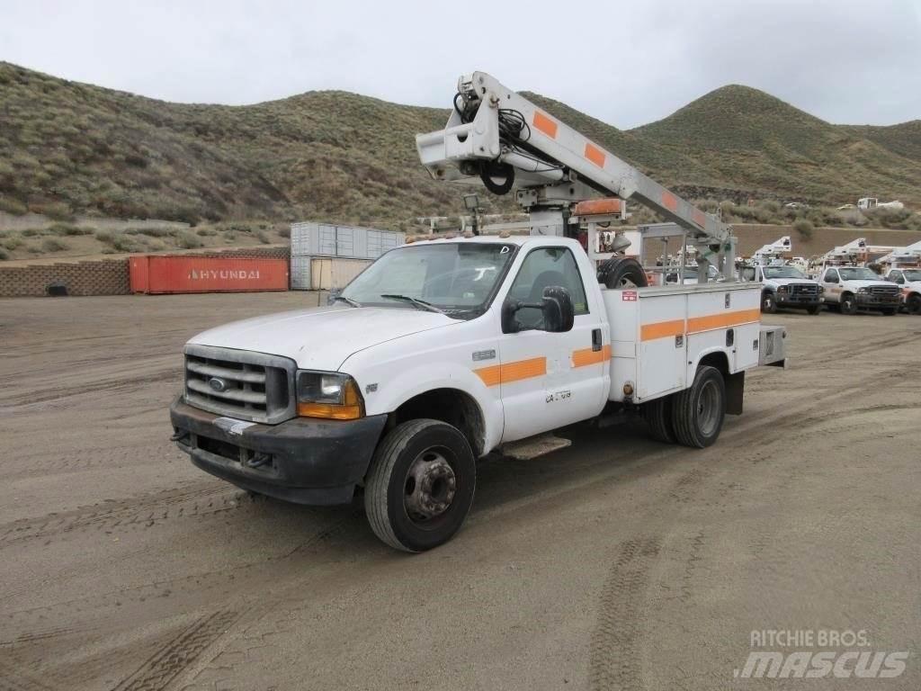 Ford F-550 Моторизирани платформи с талига