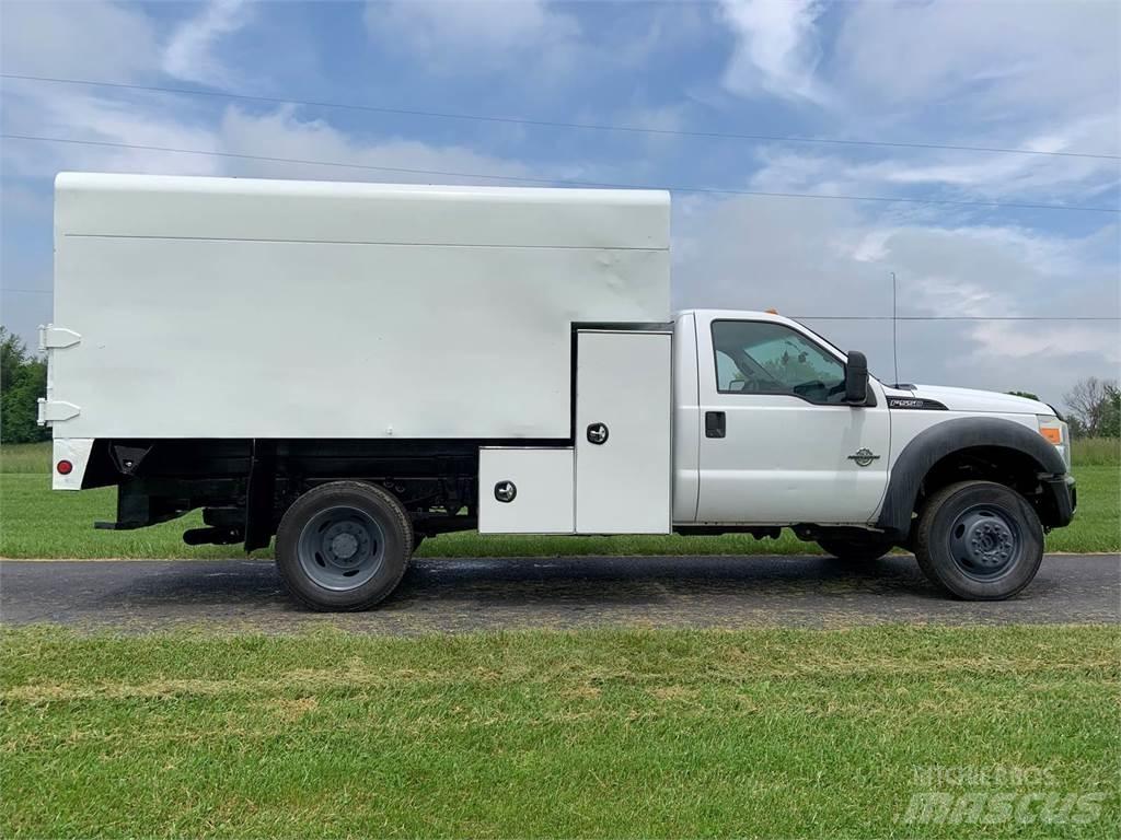 Ford F-550 Камиони за дървени стърготини
