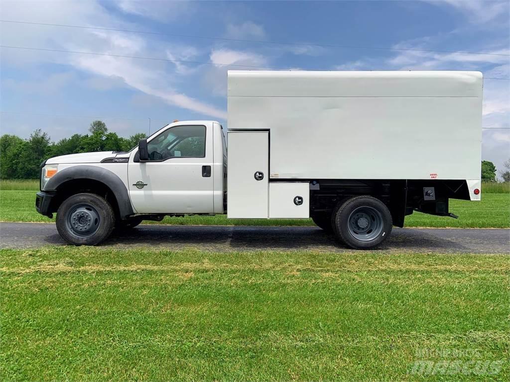 Ford F-550 Камиони за дървени стърготини
