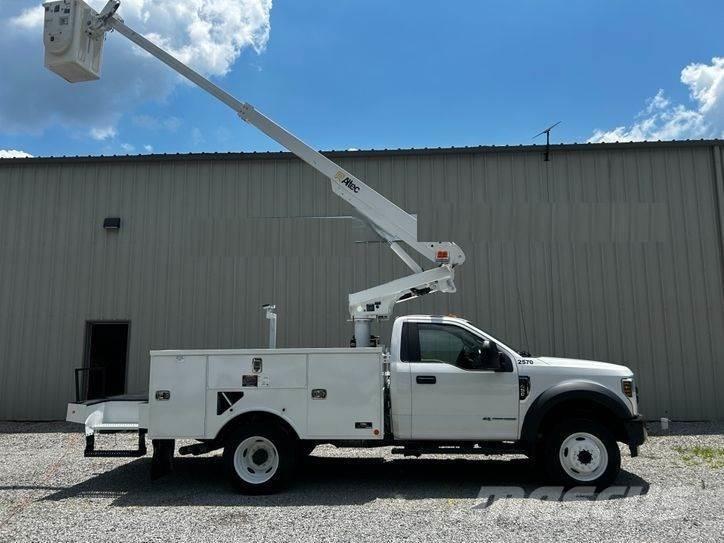 Ford F-550 Моторизирани платформи с талига