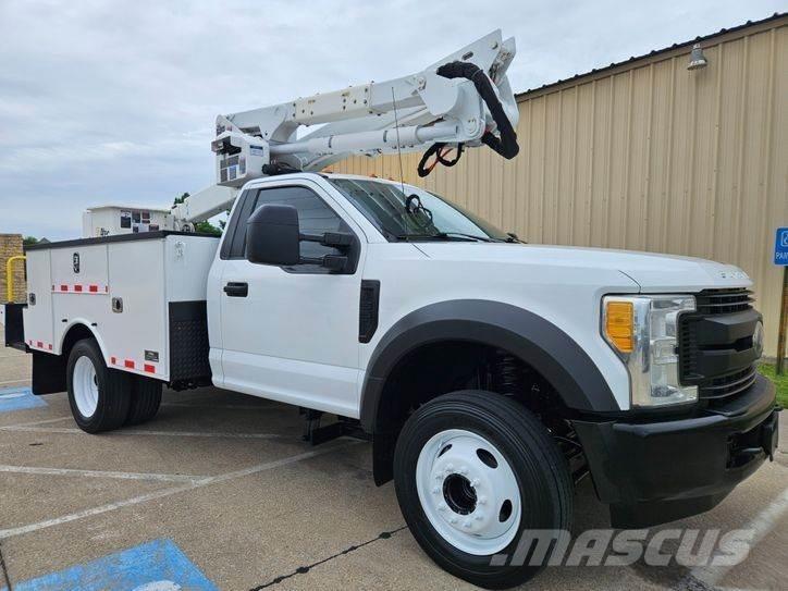 Ford F-550 Моторизирани платформи с талига