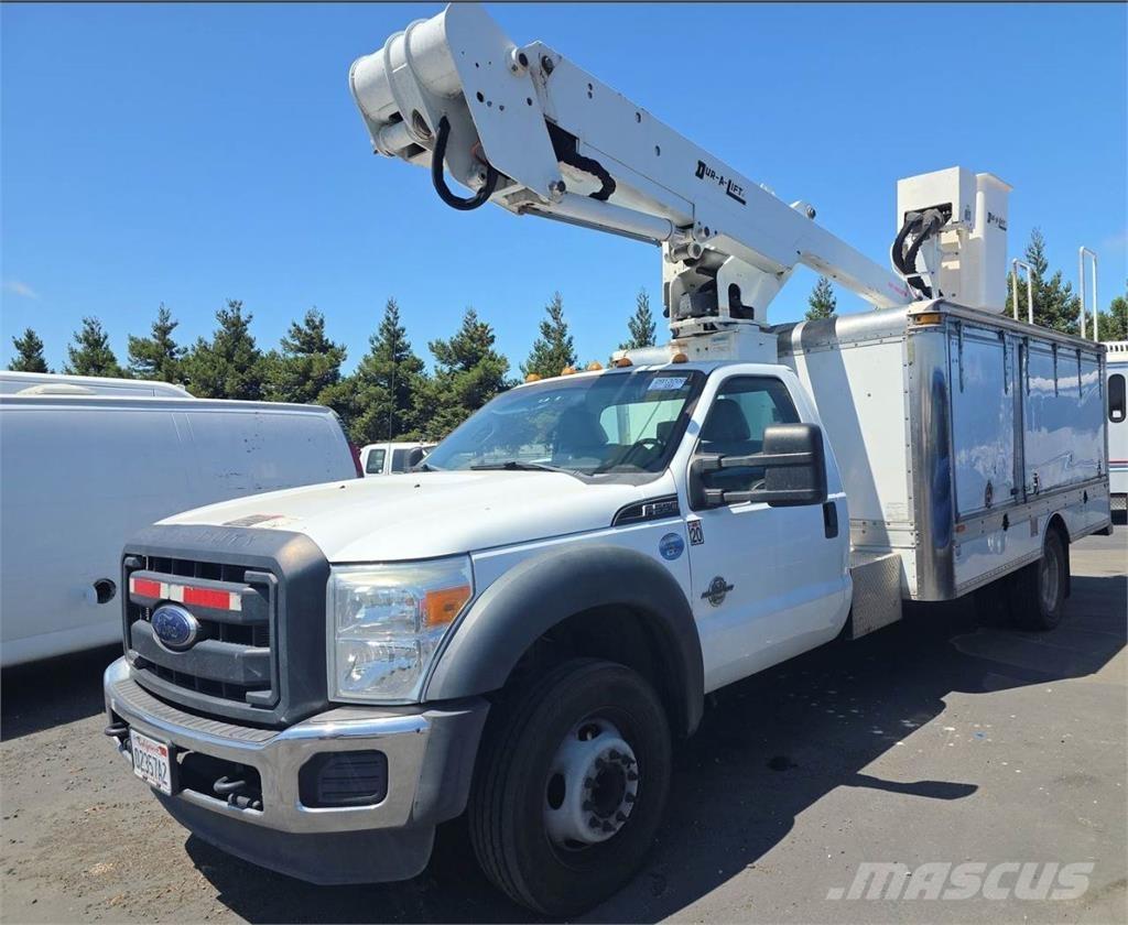 Ford F-550 Моторизирани платформи с талига