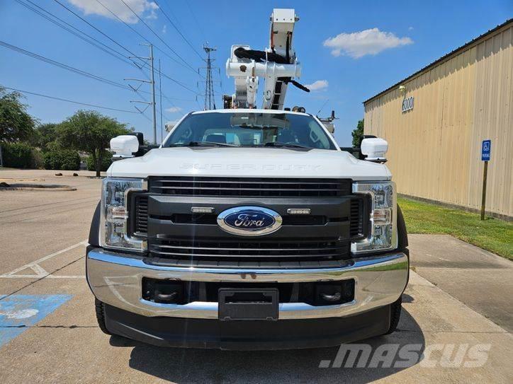 Ford F-550 Моторизирани платформи с талига