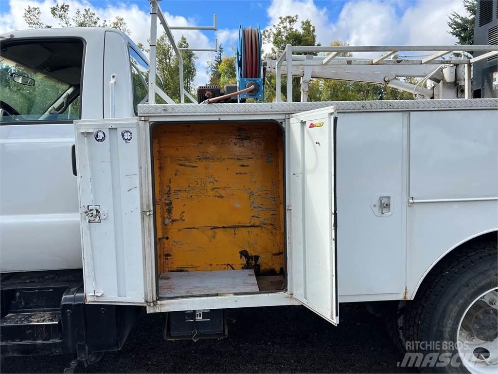 Ford F-650 Общински/универсални превозни средства
