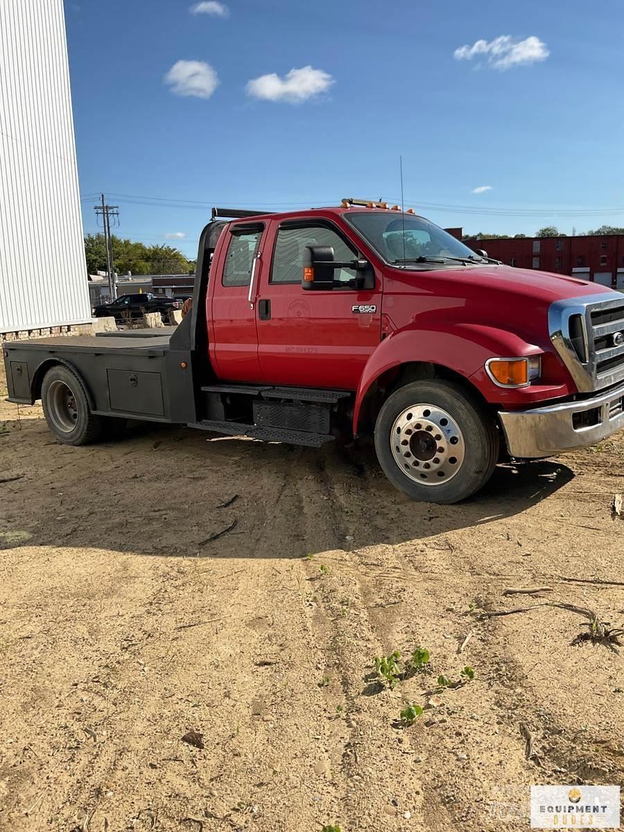 Ford F-650 Общински/универсални превозни средства
