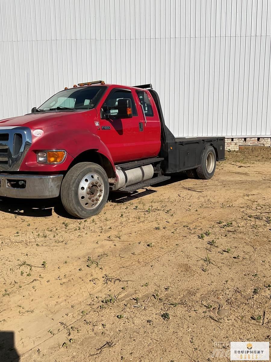 Ford F-650 Общински/универсални превозни средства
