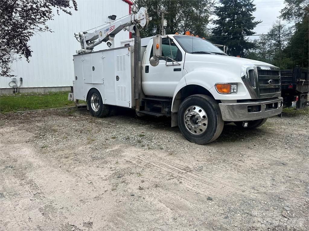 Ford F-750 Общински/универсални превозни средства

