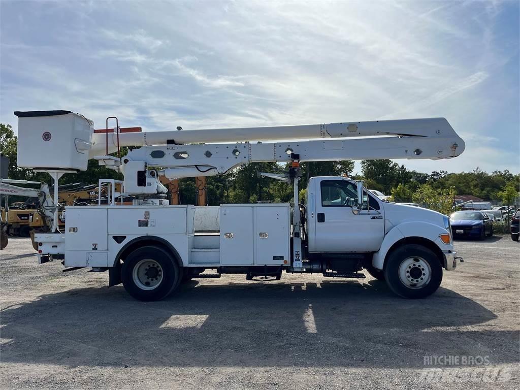 Ford F-750 Моторизирани платформи с талига
