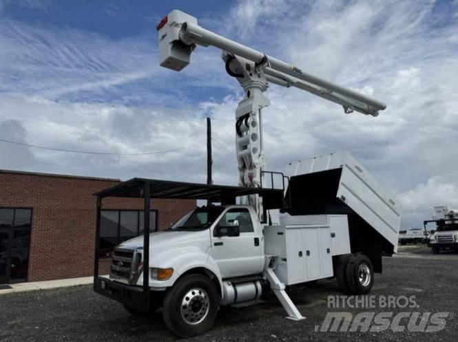 Ford F-750 Моторизирани платформи с талига
