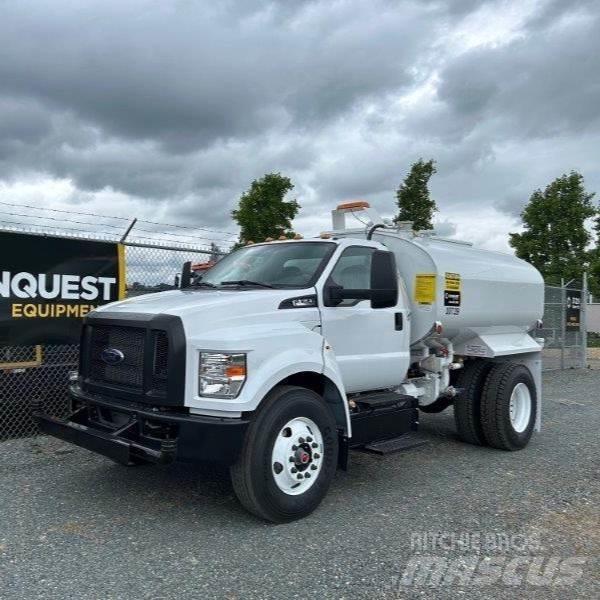 Ford F-750 Цистерна