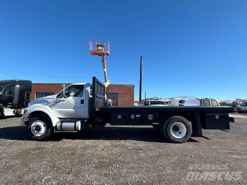 Ford F-750 Бордови