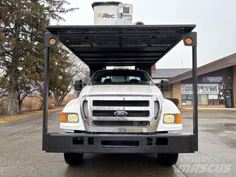 Ford F-750 Моторизирани платформи с талига